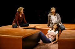 Ensemblen i I vårt ställe.