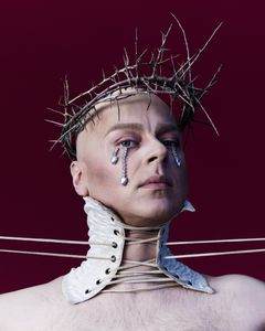 Robert Fux i Kröna en drottning, premiär 6 september 2025 på Lilla scenen.