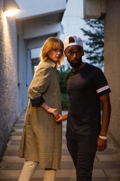 Skådespelarna Sharmarke Elmi och Karin Foladi i föreställningen Kutt Mutt