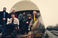 Foto på artister Darko RUndek med bandet Ekipa