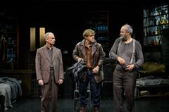 Tre män och en väska