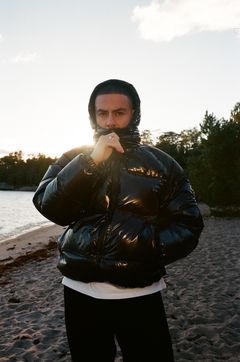 Säg inget till mamma. Urpremiär 14 februari i Skärholmen.