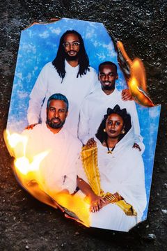 Ahmed Berhan, Sharmarke Elmi, Binyam Haile och Segen Tesfai i Upploppet på Kulturhuset Stadsteatern Husby