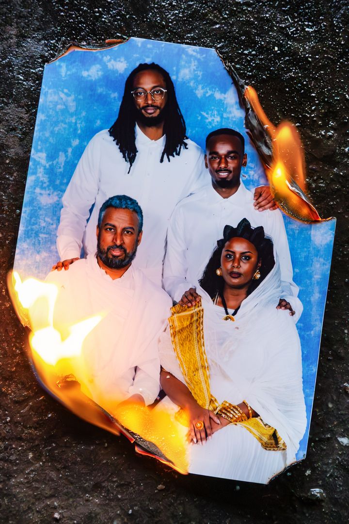 Ahmed Berhan, Sharmarke Elmi, Binyam Haile och Segen Tesfai i Upploppet på Kulturhuset Stadsteatern Husby