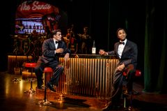 Rennie Mirro och Alexander Larsson (ersätter Karl Dyall till 5/5) i Rat Pack Rhapsody. Urpremiär 24 april på Kulturhuset Stadsteatern.