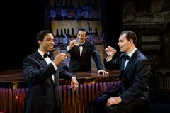 Alexander Larsson (ersätter Karl Dyall till 5/5), Rennie Mirro och Joachim Bergström i Rat Pack Rhapsody. Urpremiär 24 april på Kulturhuset Stadsteatern.