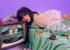 Shima Niavarani gör soloshow, live från kollapsen. Premiär 16 oktober på Kulturhuset Stadsteatern.