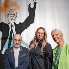 Dmitri Plax, Sofie Gynning och Anne Sofie von Otter vid utdelningen av Bennypriset 2026 på Kulturhuset Stadsteatern Vällingby.