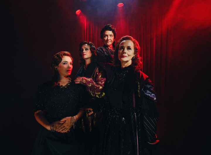 Victoria Dyrstad, Natalie Sundelin, Anna Takanen och Marika Lagercrantz i "La Birgit, urpremiär 29 januari på Kulturhuset Stadsteatern.