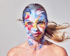 Sofia Papadimitriou Ledarp i Anspråkslösa förslag, urpremiär 18 mars 2027 på Stora scenen, Kulturhuset Stadsteatern.