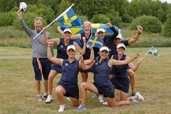Flicklandslaget EM 2018 1 Flicklandslaget jublar efter brons i lag-EM 2018