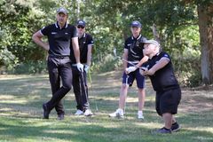Stenson Handicamp 2018 - träning m Henrik 9 Handigolflandslagets Joakim Björkman svingar under Henrik Stenson Handicamp 2018 på Barsebäck.