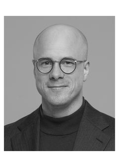 Andreas Tolf. Porträttfoto.