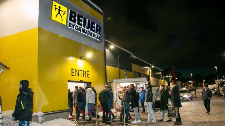 Vi har under en längre tid tittat på möjligheten att bygga om och renovera fastigheten i Hisings Backa och det känns fantastiskt att vi nu är klara med den först etappen, säger Lars Sahlberg, regionchef för Beijer Byggmaterial.