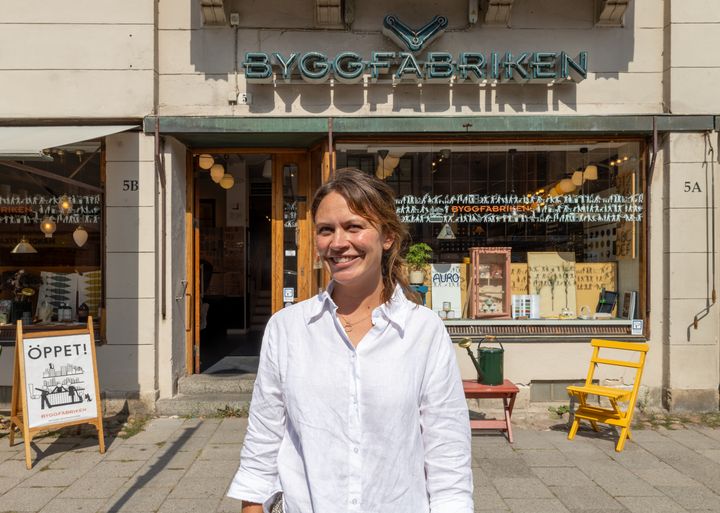 VD Katarina Welin framför Byggfabriken på Östergatan i Malmö