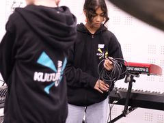 Ljud- och ljusteknik handlar också om att hålla redo på sina sladdar.