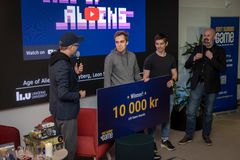 Teamet bakom den vinnande spelprototypen Age of Aliens ska fortsätta utveckla sitt spel.