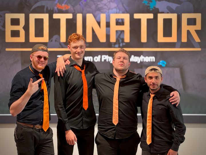 Teamet bakom Slash Interactive har säkrat en strategisk investering från Pugstorm och affärsängeln Peter Barkland för att utveckla debutspelet Botinator. Från vänster: Erik, David, Markus och Ansar.