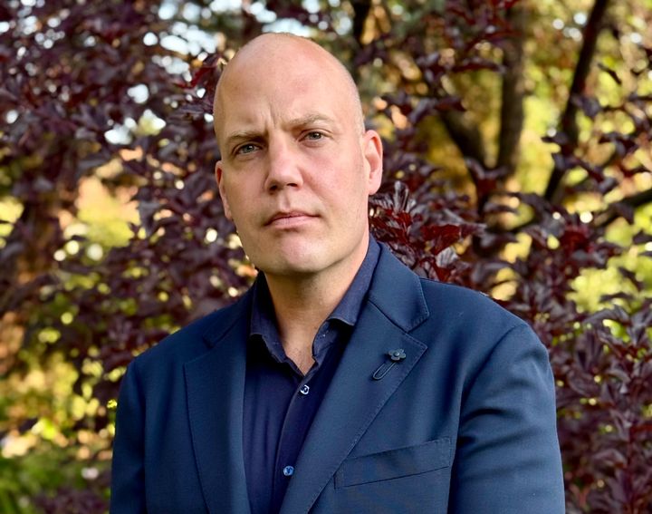 Portträttbild mot trädgårdsbakgrund av Gustav Källen, tillträdande vd Svefa