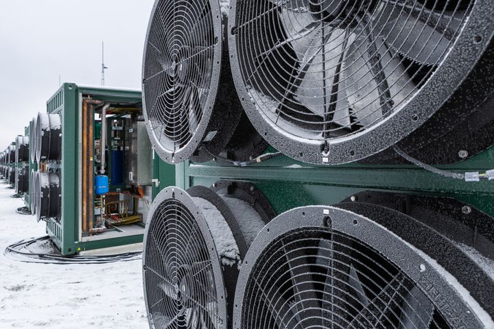 Flower äger fyra operativa BESS-anläggningar i Sverige (totalt 63 MW), och ytterligare tre internt utvecklade projekt väntas tas i drift i landet under 2026 (totalt 70 MW). Bilden är från Flowers 42,5 MW BESS i Bredhälla.