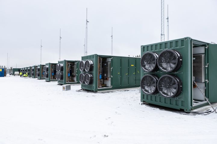 Flower äger fyra operativa BESS-anläggningar i Sverige (totalt 63 MW), och ytterligare tre internt utvecklade projekt väntas tas i drift i landet under 2026 (totalt 70 MW). Bilden är från Flowers 42,5 MW BESS i Bredhälla.