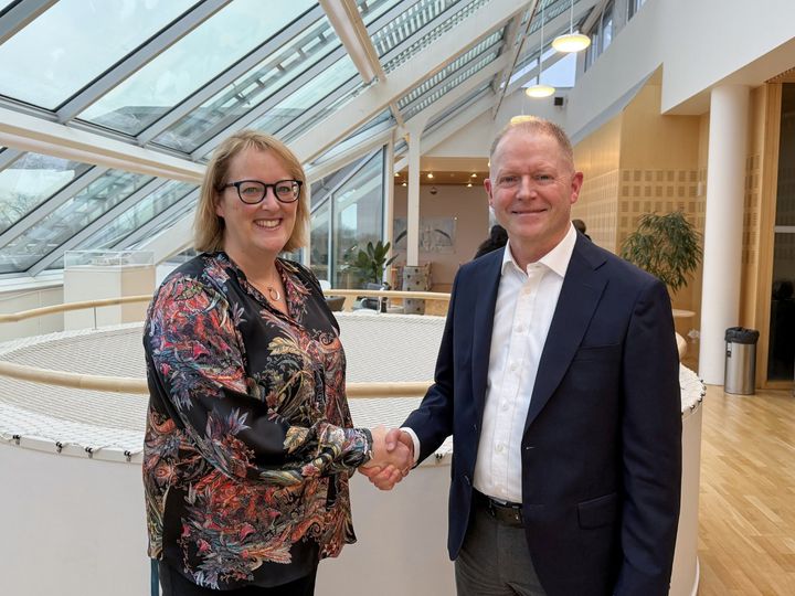 Theres Sahlström (M), kommunstyrelsens ordförande och Marcus Allerbjer, vd CEJN AB