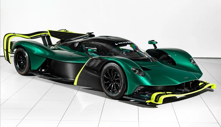 Denna Aston Martin Valkyrie AMR Pro ligger just nu ute på Blocket för 79 miljoner kronor.