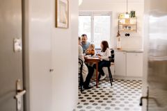 Inflationen och ränteökningarna får allt fler att hyra ut sin bostad.