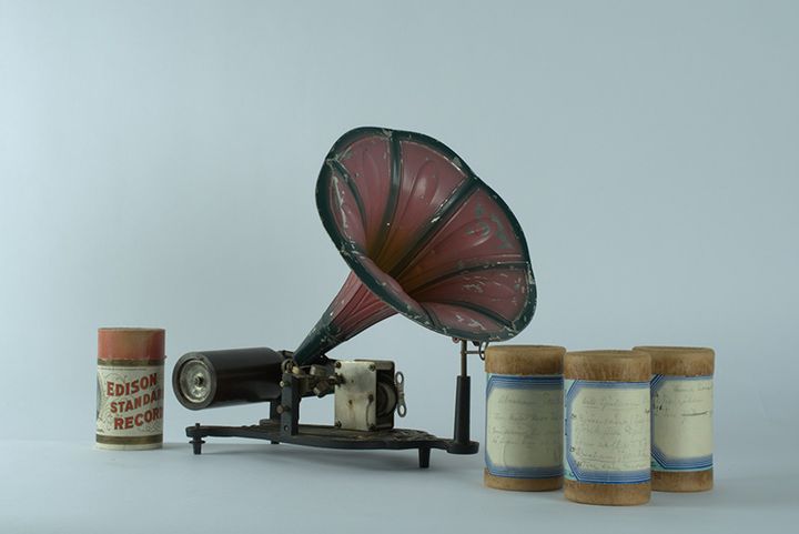 Karl Tiréns fonograf och vaxrullar med inspelningar