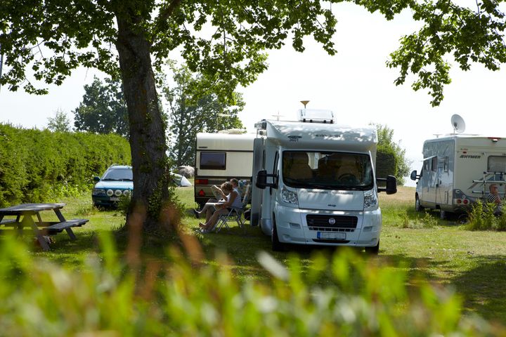 Camping befäster sin ställning som en av svensk besöksnärings viktigaste boendeformer. Under juni och juli ökade antalet gästnätter med 3,9 procent jämfört med toppåret 2025.