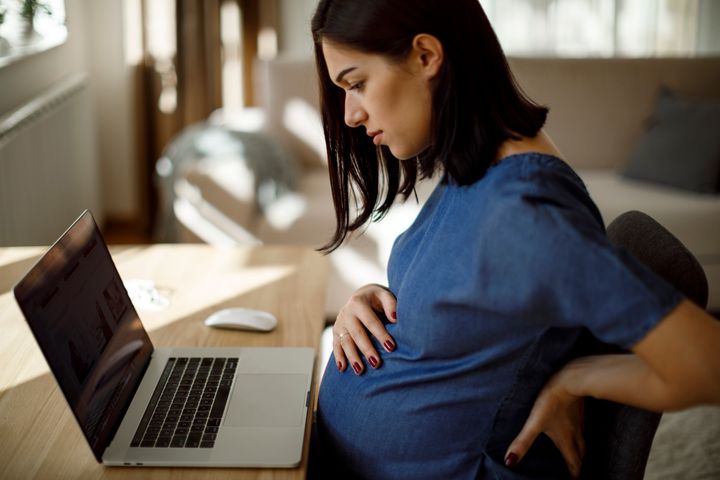 Var fjärde gravid kvinna ansöker om sjukpenning under graviditeten