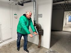 Tony Baptiste sköter ventilationen