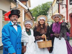 Sigtuna Möte sensommarmarknad, med bild på tant Grön, tant Brun, tant Gredelin och farbror Blå.