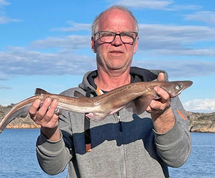 Niclas Johansson med sin rekordfisk.