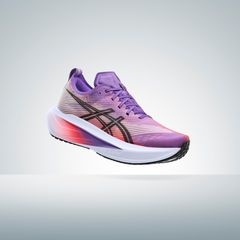 Karl Ottfalks favoritdistanssko är ASICS MEGABLAST, “Det är den skönaste mängdskon - studsig, mjuk och stabil."