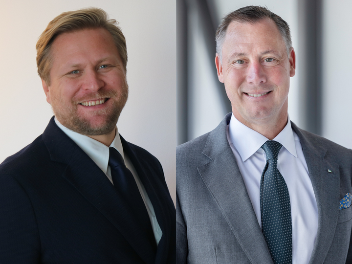 David Lang, Regional Director Nordics at Intuitive, and Boubou Hallberg, CEO of Sahlgrenska University Hospital.