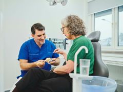 Befolkningen i Västra Götaland blir allt friskare i munnen. I allt större utsträckning blir tandvårdspersonalens roll att coacha patienterna till en god munhälsa.
