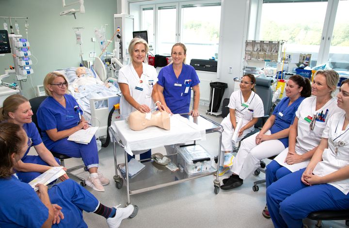 Sjuksköterskan Anki Vikström och undersköterskan Andréa Stensson höll i utbildningen som ska ge intensivvården extra personal vid krissituationer.