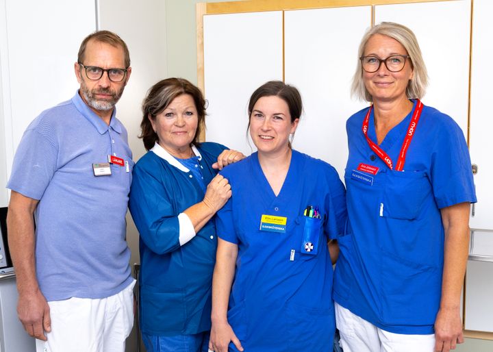 Det ansvariga forskningsteamet vid Skaraborgs Sjukhus har bestått av (från vänster) prövare (Principal Investigator) överläkare Urban Ersson vid nedre gastroteamet, anestesi- och forskningssjuksköterskan Berith Wennström, forskningssjuksköterskan Elin Larsson vid Enheten för Kliniska Studier och sjuksköterskan Anna Johansson vid Kirurgmottagningen.