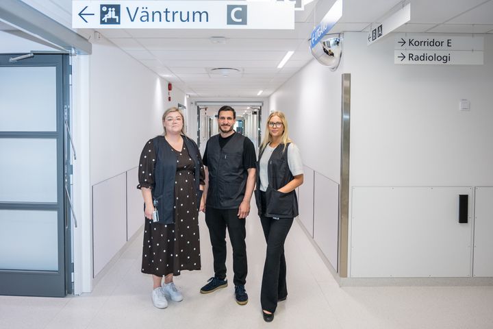 Välfärdsrådgivarna Anna Dahlberg, Bülent Demirbag och Elin Ohlson.