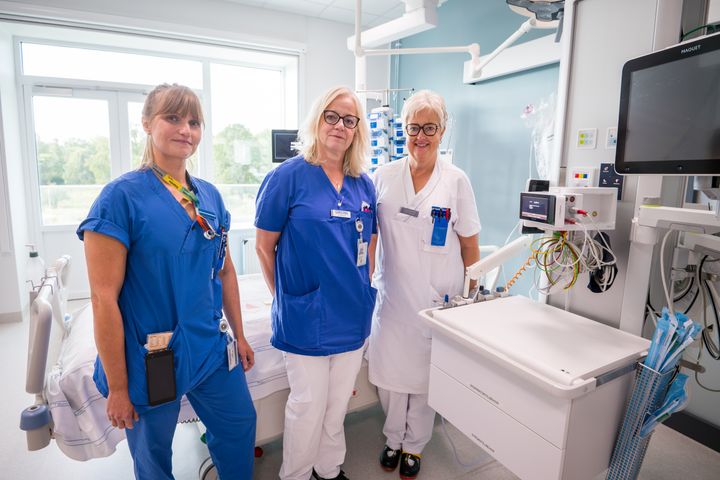 Från vänster: Rebecca Lundgren, IVA-sjuksköterska, Christina Gustavsson, IVA-sjuksköterska/instruktör och Catharina Lind, Sektionsledare.