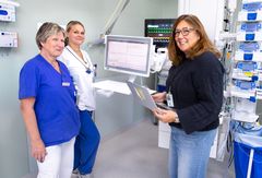 Else-Marie Torell, undersköterska neonatalavdelningen, Anna Stål, sjuksköterska och sektionsledare neonatalavdelningen och Irini Makrygianni Lindqvist, överläkare neonatalavdelningen.