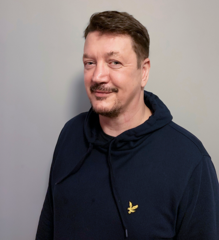 – Att så många fått jobb visar på att vi erbjuder en utbildning som är relevant för arbetsgivarna, säger Per Wandel, kursansvarig för socialpedagogutbildningen på Dalslands folkhögskola i Trollhättan.