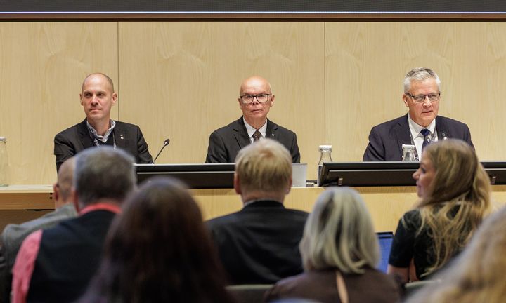 Regionfullmäktiges presidium från 20 oktober 2026: Andra vice ordf. Sebastian Ekeroth Clausson (S), första vice ordf. Conny Brännberg (KD) samt ordf. Peter Heie (C).