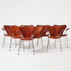 Karmstolar "Sjuan" av Arne Jacobsen