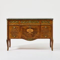 JOHAN NEIJBER (ämbetsmästare i Stockholm 1768-1795:1808), byrå, högklassigt gustavianskt stockholmsarbete, utförd omkring 1780, skivan märkt med rödkrita "Johan Nebert".