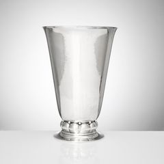 GEORG JENSEN. Vas, sterlingsilver, Paris 1925-1926.