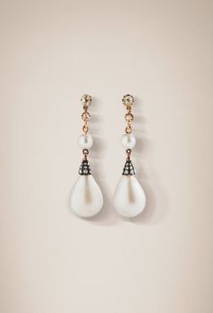 EARRINGS OF QUEEN JOSEFINA OF SWEDEN. A pair, 18K gold with natural pearls and diamonds, 1810s–1820s.