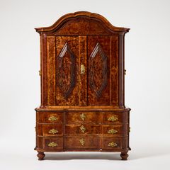 CABINET, a high-quality Stockholm work from the reign of Frederick I, first half of the 18th century.