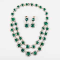 NECKLACE AND A PAIR OF EARRINGS, 18K gold, partially rhodium-plated, emeralds and diamonds, in the Late Empire style.